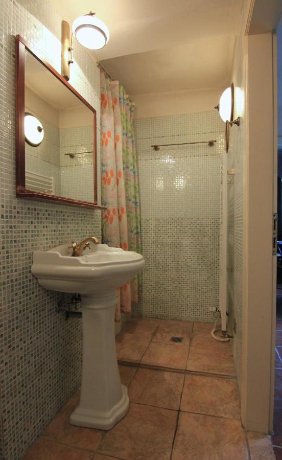 Cool 1 Bedroom Prokopska Apartment In Mala Strana Praga Exterior foto